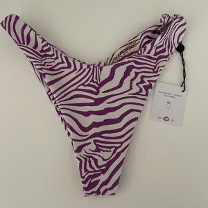 Skatie Bikini Bottom